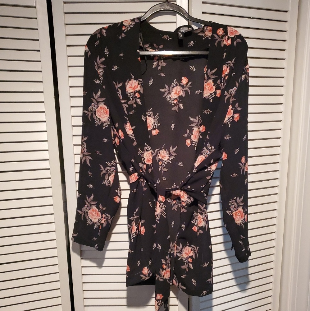 Floral Wrap Shall